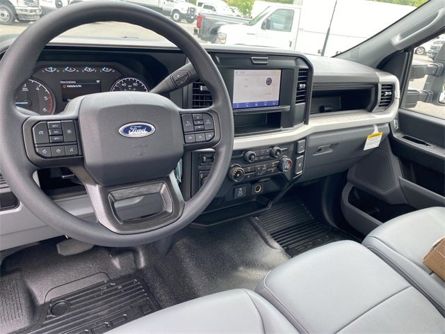 2025 Ford F-600SD XL