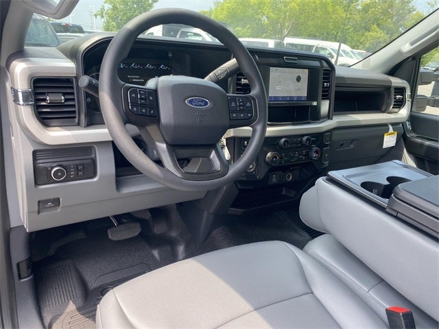 2025 Ford F-600SD xl