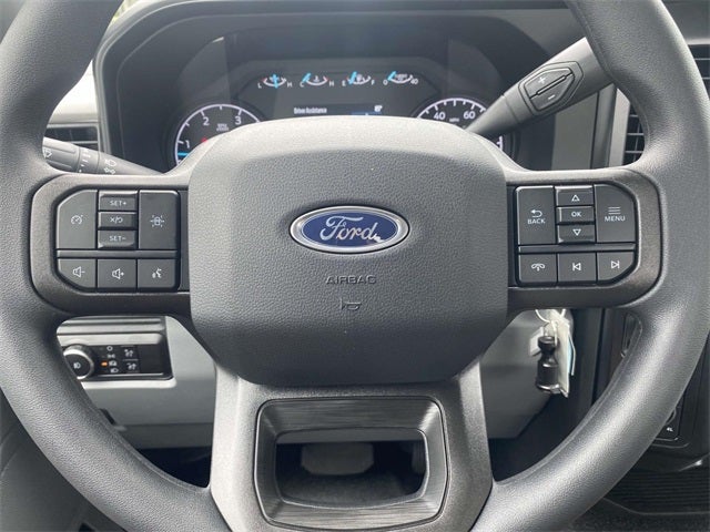 2025 Ford F-600SD XL