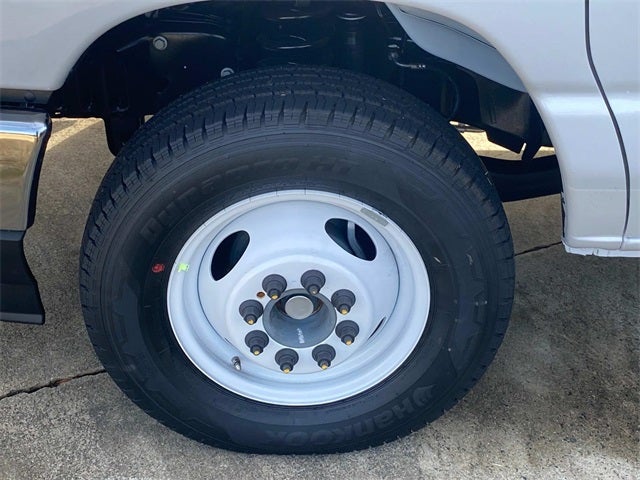 2026 Ford E-350SD Base Cutaway