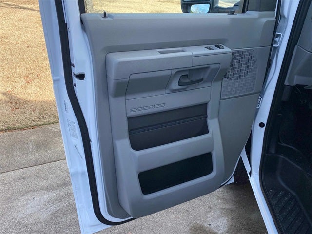 2026 Ford E-350SD Base Cutaway