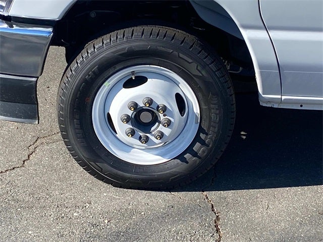 2026 Ford E-350SD Base Cutaway