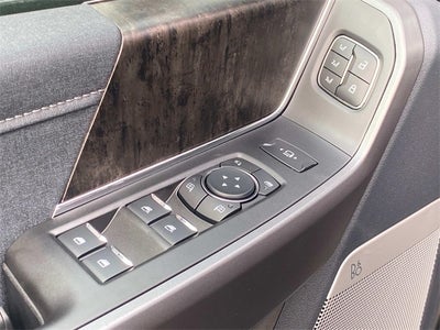 2025 Ford F-350SD Lariat DRW