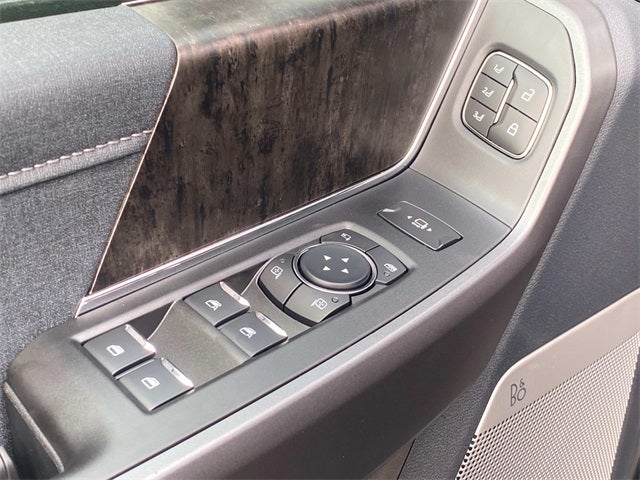 2025 Ford F-350SD Lariat DRW