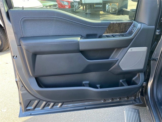 2025 Ford F-350SD Lariat DRW