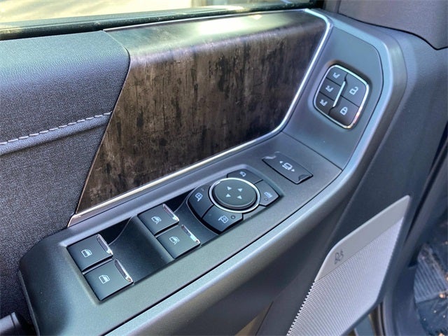 2025 Ford F-350SD Lariat DRW