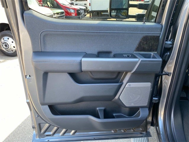 2025 Ford F-350SD Lariat DRW