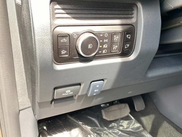 2026 Ford F-450SD Lariat Custom DRW