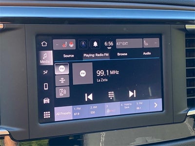 2022 Chrysler Voyager LX