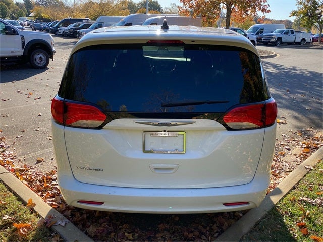 2022 Chrysler Voyager LX