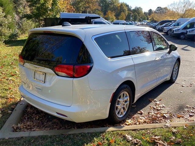 2022 Chrysler Voyager LX