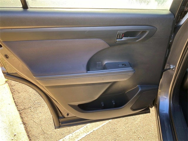 2022 Toyota Highlander L