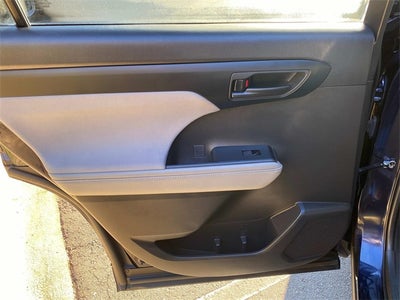 2023 Toyota Highlander LE