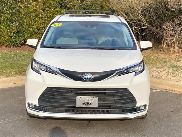 2021 Toyota Sienna XLE 8 Passenger