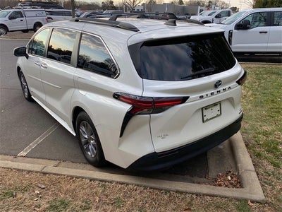 2021 Toyota Sienna XLE 8 Passenger