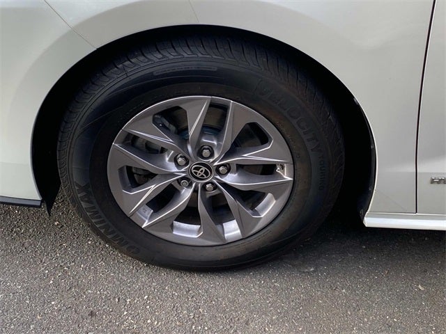 2021 Toyota Sienna XLE 8 Passenger