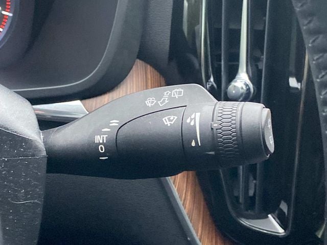 2021 Volvo XC60 T5 Momentum