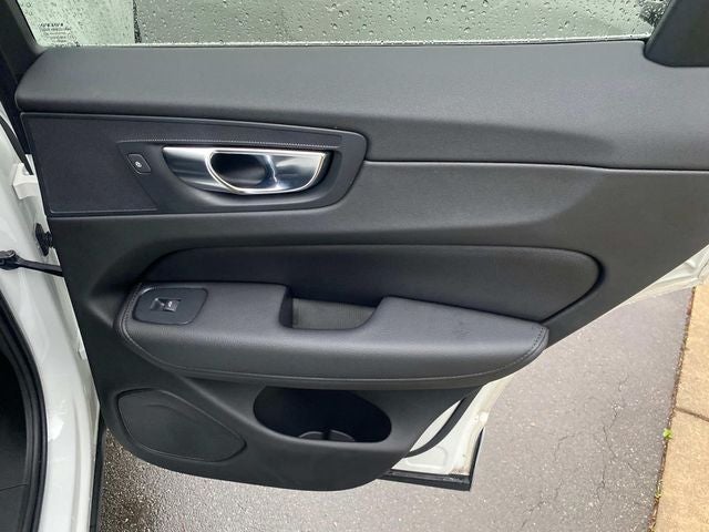 2021 Volvo XC60 T5 Momentum