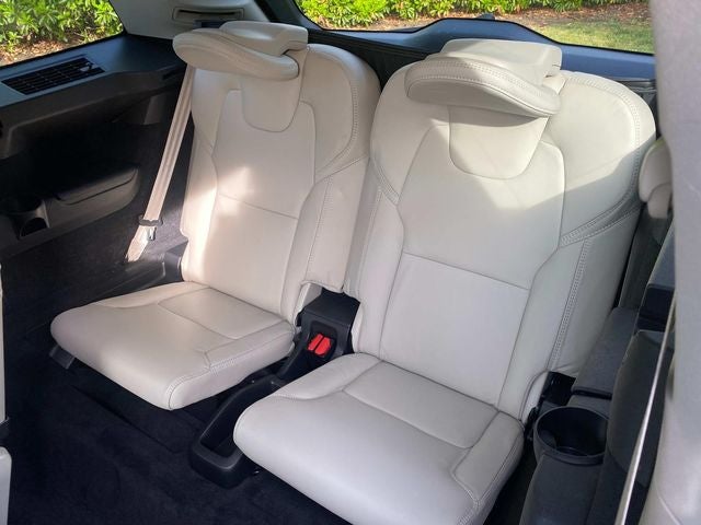 2018 Volvo XC90 T6 Momentum