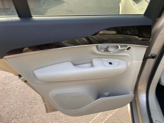 2018 Volvo XC90 T6 Momentum