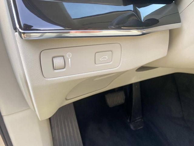 2018 Volvo XC90 T6 Momentum