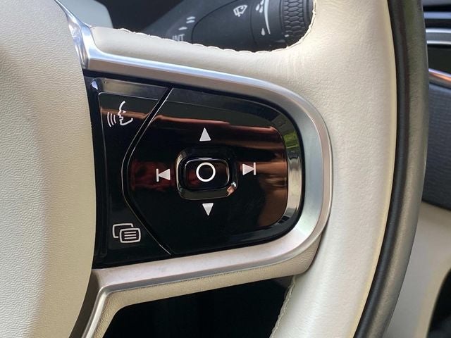 2018 Volvo XC90 T6 Momentum