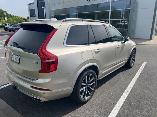 2018 Volvo XC90 T6 Momentum