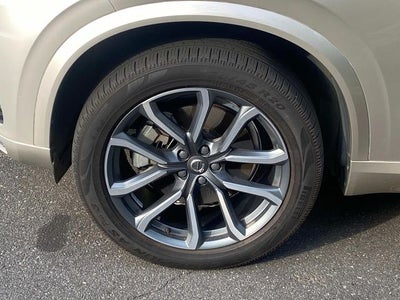 2018 Volvo XC90 T6 Momentum