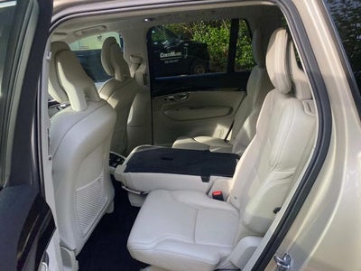 2018 Volvo XC90 T6 Momentum