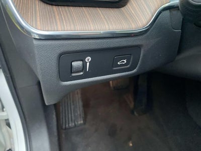 2022 Volvo XC60 B5 Momentum
