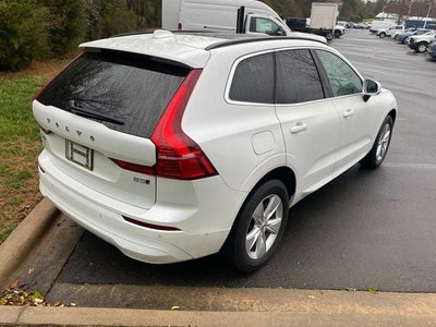 2022 Volvo XC60 B5 Momentum